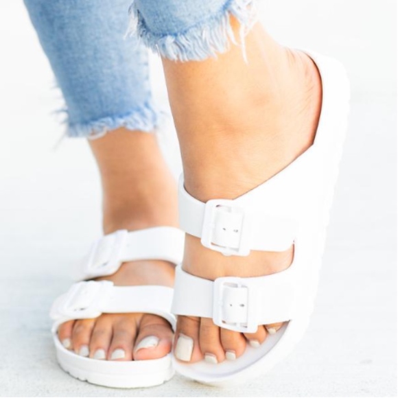 Shoes - !!! SIZE 9 LEFT “Pool Party" Sandals
